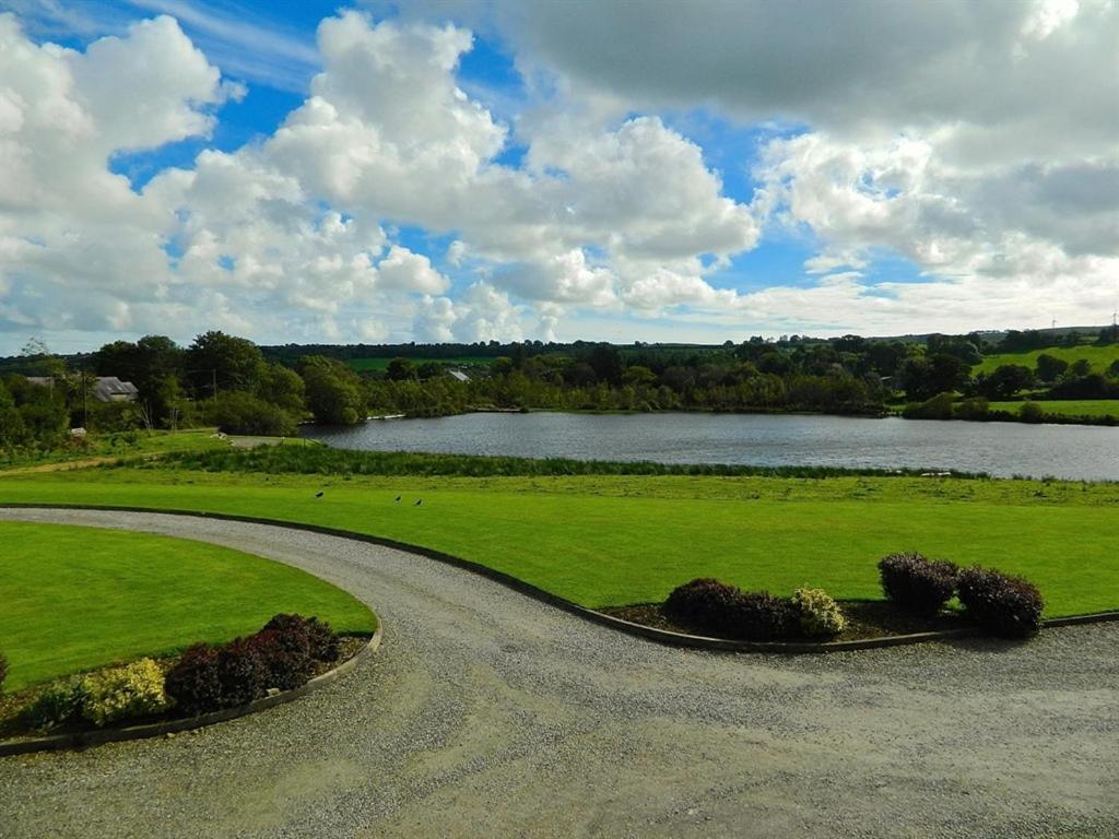 Lake House Dunmanway Eksteriør bilde